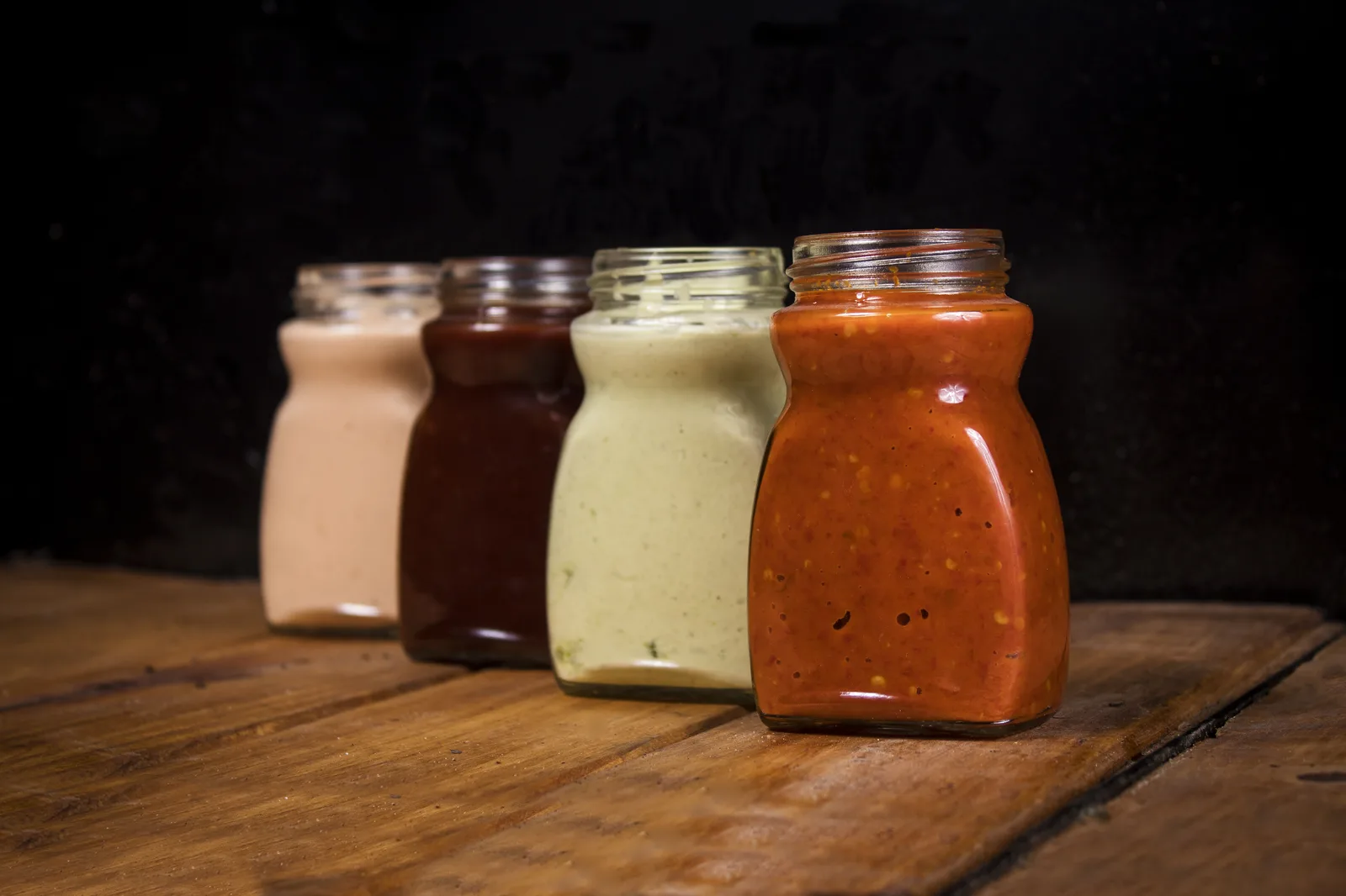 Salsas artesanales en tarros de cristal, listas para vender online